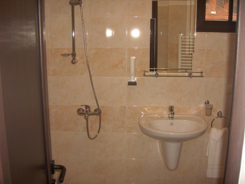Hotel Krasteva House à Berkovitsa Chambre photo